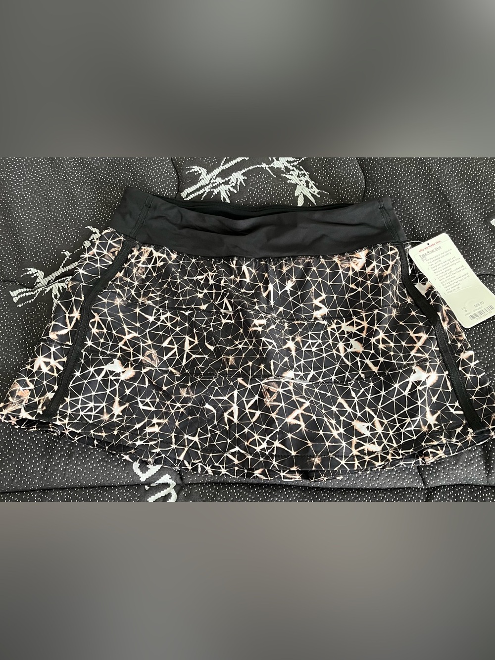 Lululemon Black Geometric Print Skirt - Picture 1 of 6